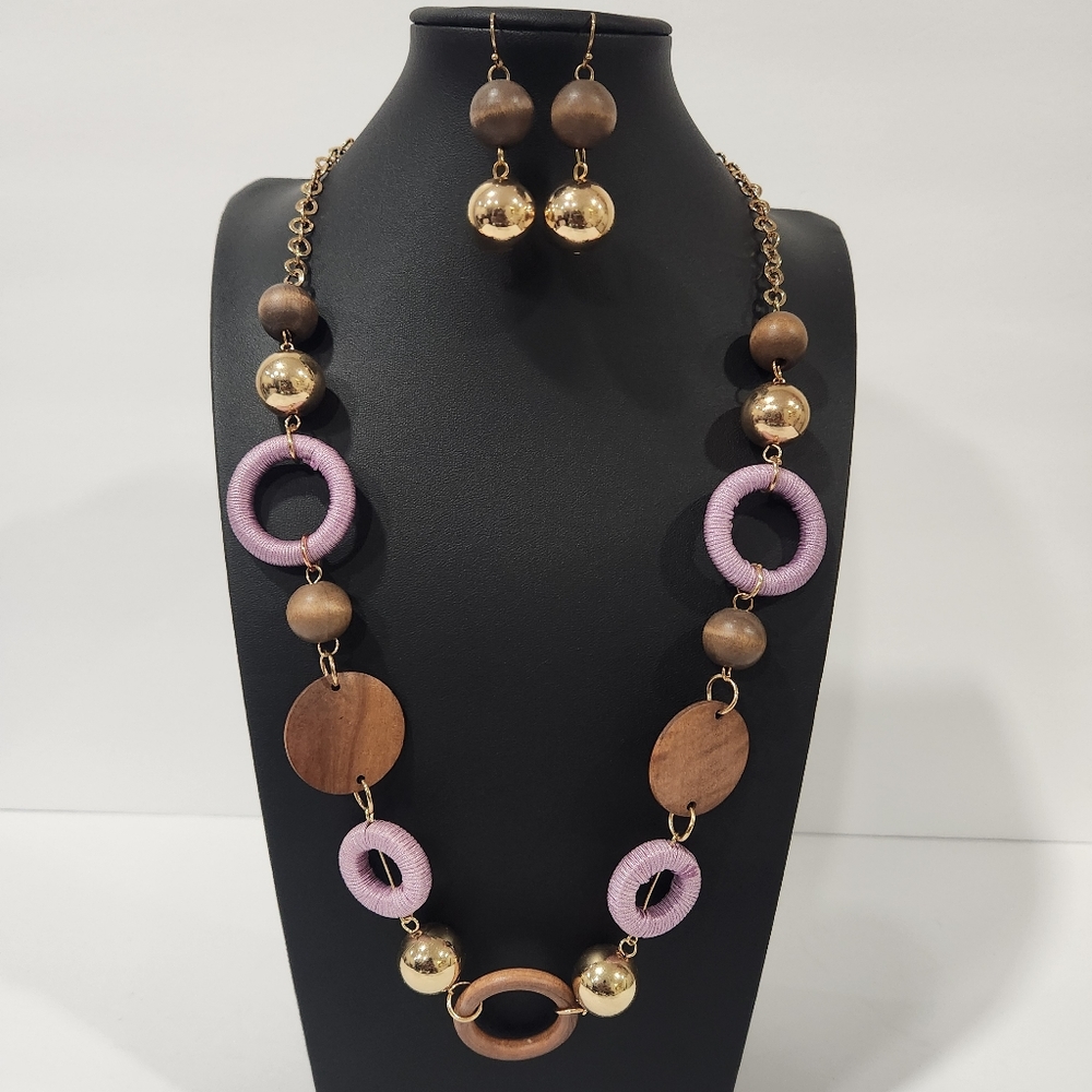 NWT Gold Tone Wooden Beaded Necklace